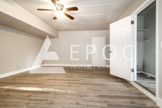 Building Photo - 409 Woodland Dr