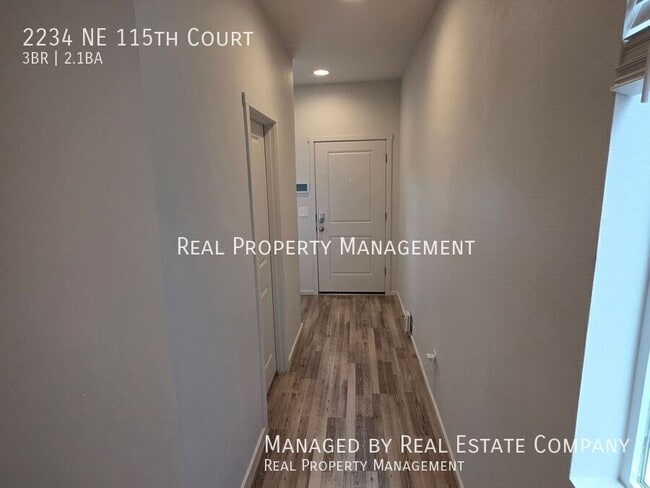 Building Photo - 2234 NE 115th Ct