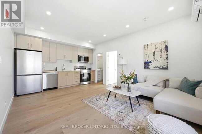 Photo du bâtiment - 184 Woodroffe Ave