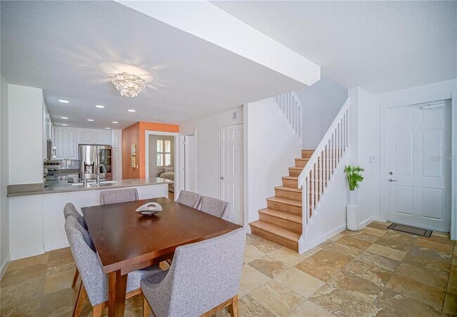 Foto del edificio - 8523 Leatherleaf Ln