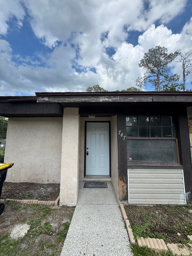 Building Photo - 747 Pineville Ln