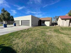 Building Photo - 1462 W 12th Ln