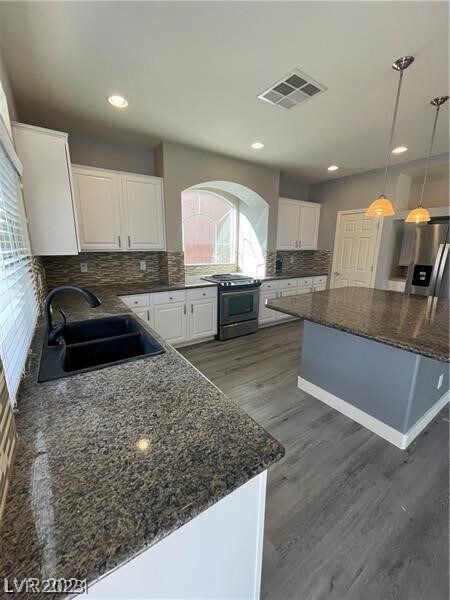 Building Photo - 5383 Tulip Hill Ave