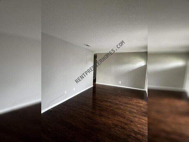 Foto del edificio - 7623 Club Ln