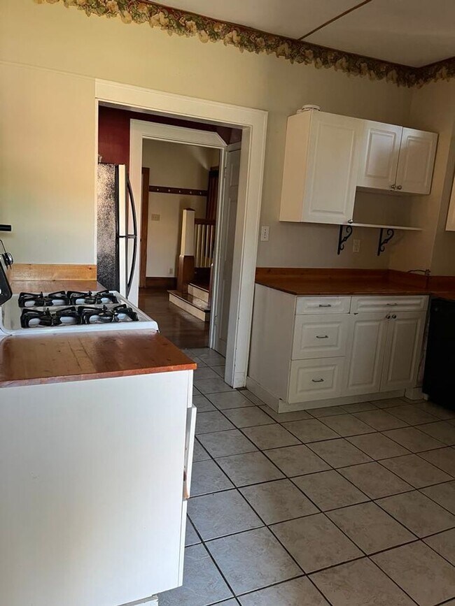 Foto del edificio - 213 Beallview Drive Glenville, WV 26351