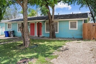 Building Photo - 226 Gurley Ln