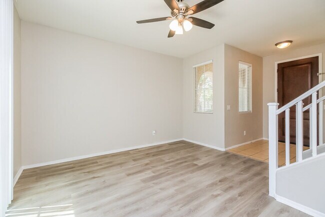 Building Photo - 4254 E Carla Vista Dr