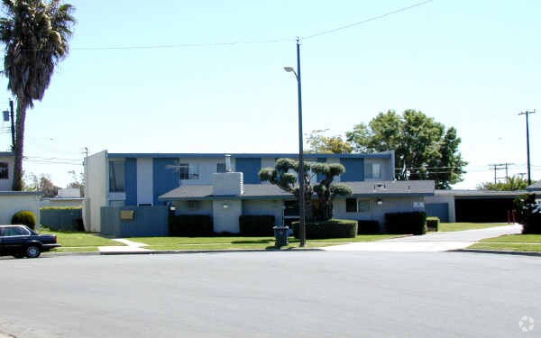 Building Photo - 13682-13688 Estero Cor