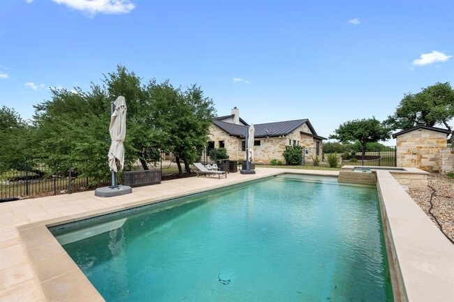 Building Photo - 3400 Tuscany Dr