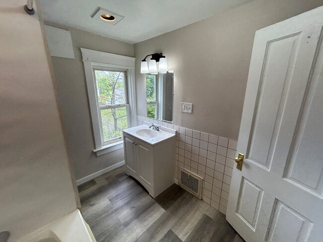 Building Photo - 109 Kent Ct