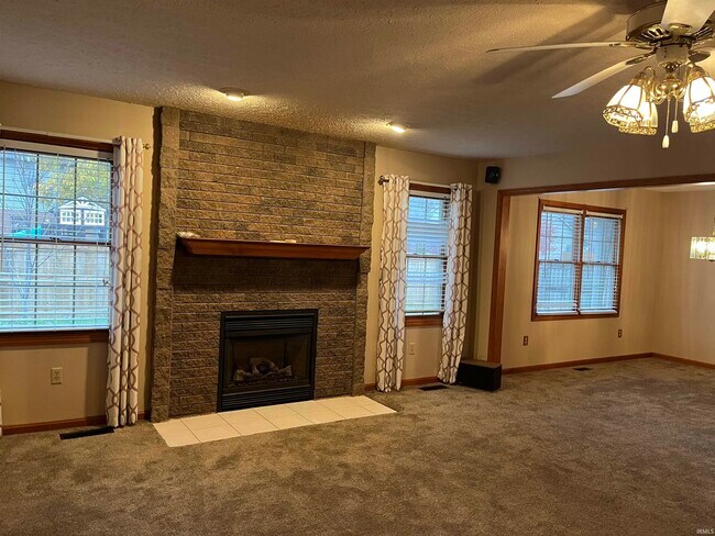 Foto del edificio - 6655 Oak View Ct