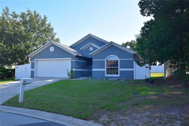 Foto del edificio - 500 Lake Charles Dr