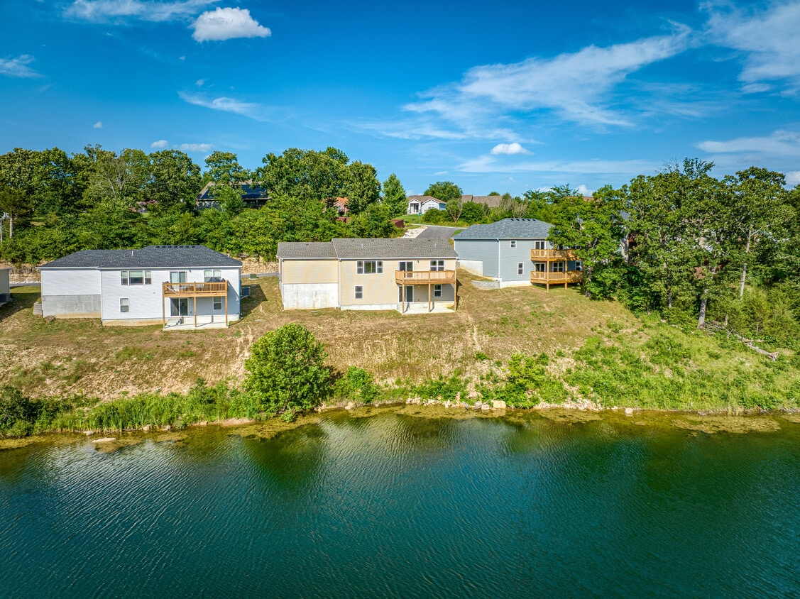 Primary Photo - 204 E Sunset Cove Ln