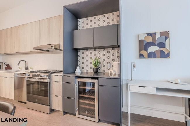 Foto del edificio - 2623 Keene St