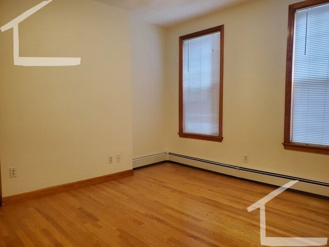 Foto del edificio - Nicely renovated unit with parking included!
