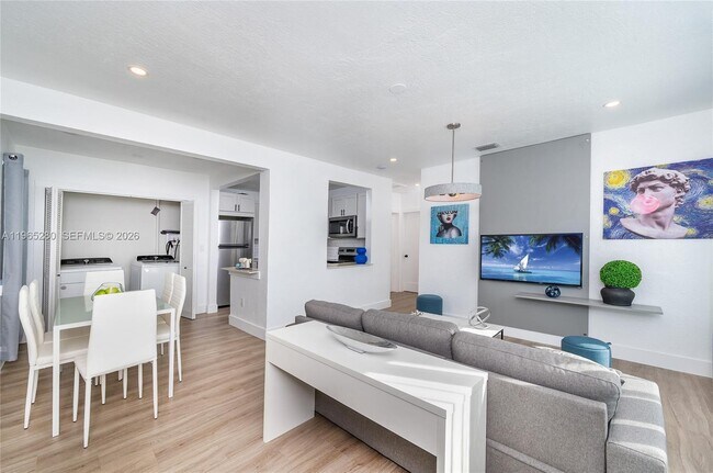 Foto del edificio - 3321 NW 19th Terrace