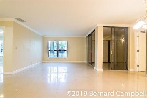 Foto del edificio - 2742 Carambola Cir S