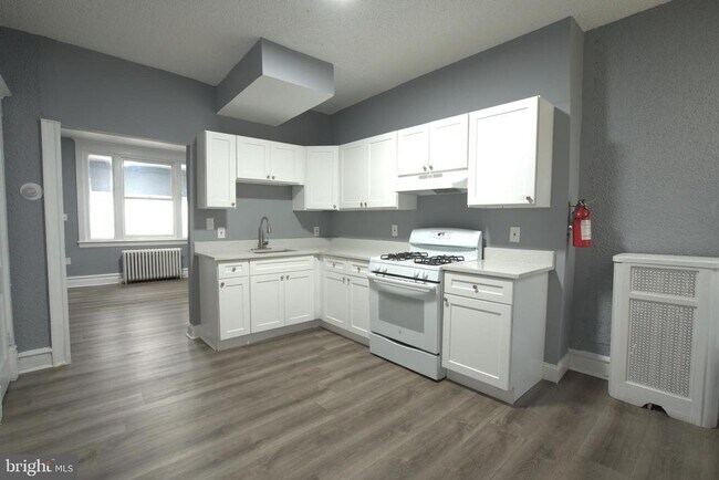 Foto del edificio - 4836 N Franklin St