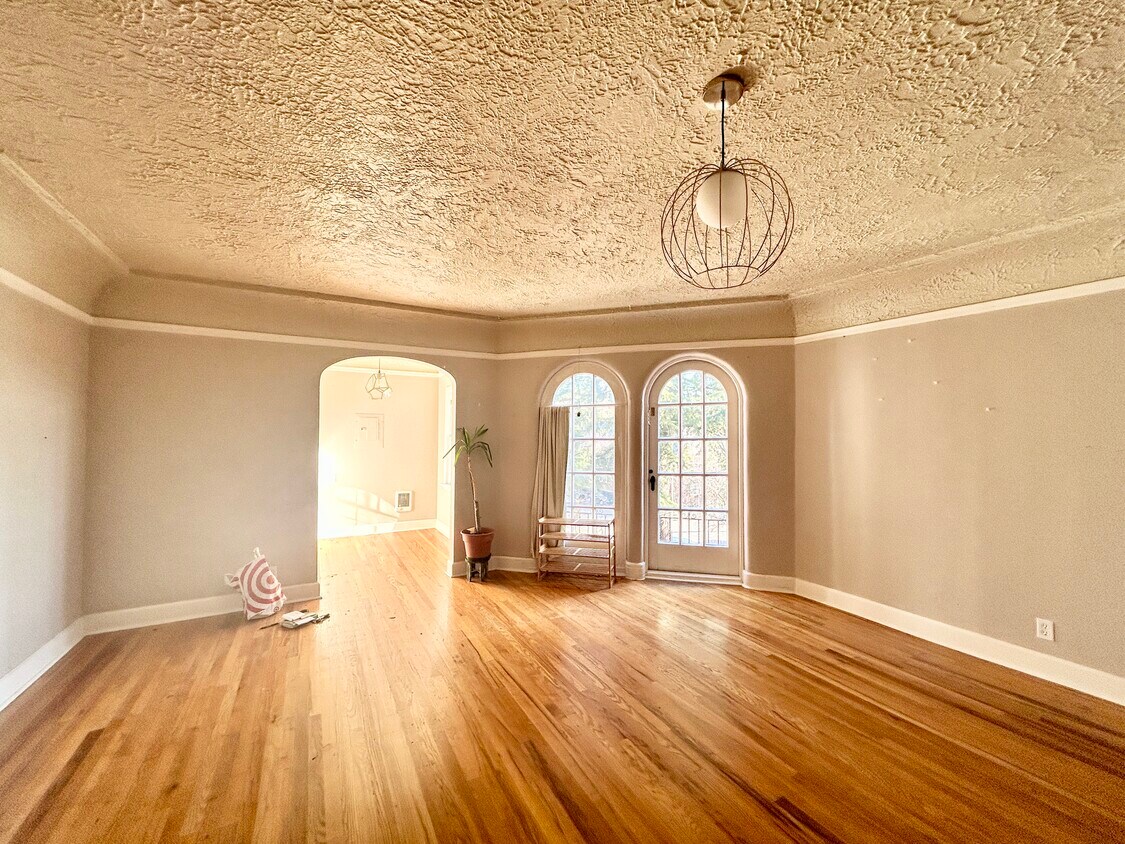 Foto principal - 711 NE Randall Ave