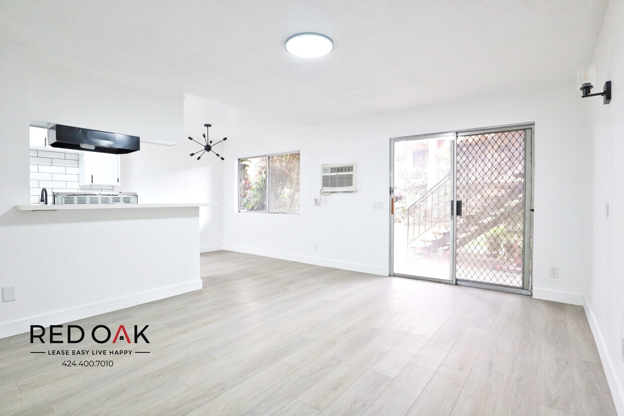 Primary Photo - 211 S Ave 57 #12