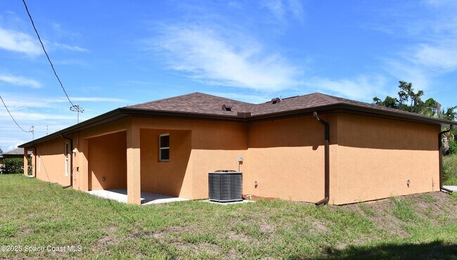 Building Photo - 1517 Furnari St