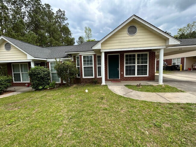 Building Photo - 351 Leafmore Rd SW