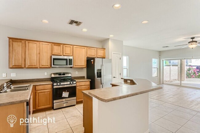 Foto del edificio - 44294 Rhinestone Road