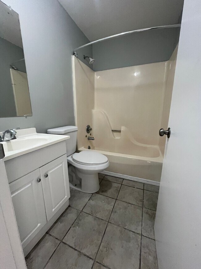 Foto del edificio - 2213 Jonathan Dr NW