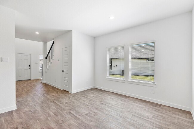 Foto del edificio - 31634 Whittis Hl Wy