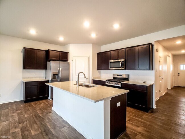 Building Photo - 4 br, 2.5 bath House - 7600 West 105th Place