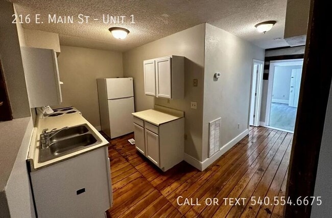 Photo - 216 E Main St Apartment