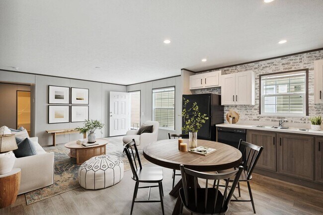 Building Photo - 10 Benjamin Ln