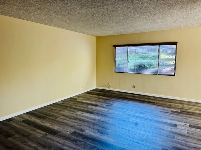 Foto del edificio - 1810 Ramona Ave