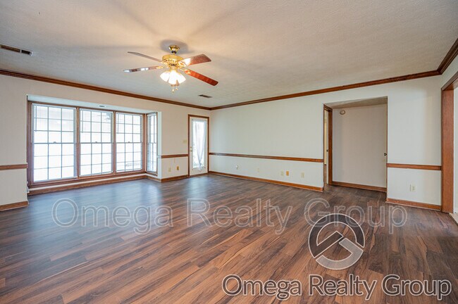 Building Photo - 3531 Royal Carriage Dr