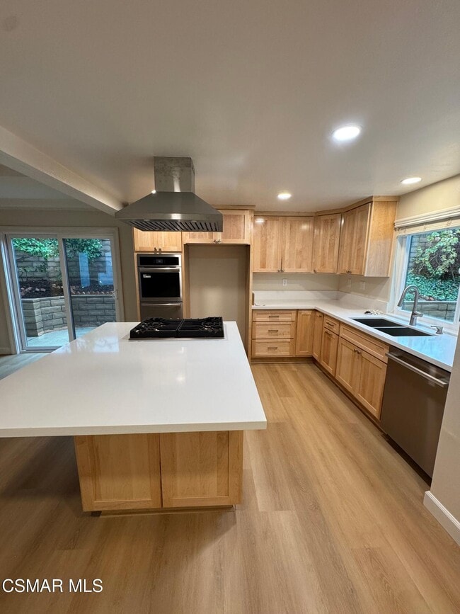 Building Photo - 893 Blue Spring Dr