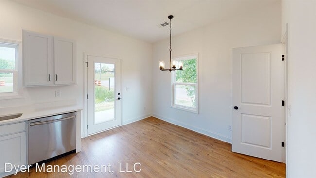 Building Photo - 2 br, 2.5 bath House - 802 Levitan Drive