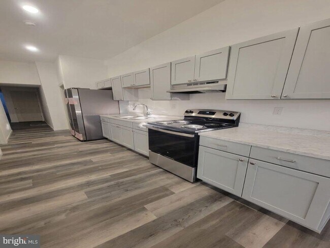 Foto del edificio - 145 W Main St