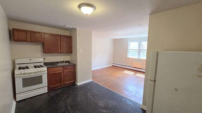 Building Photo - 5846 N Marvine St