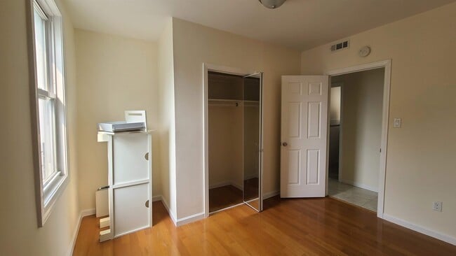 Building Photo - 210 73rd St