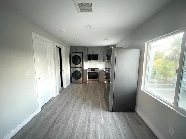 Building Photo - 9354 Lampson Ave