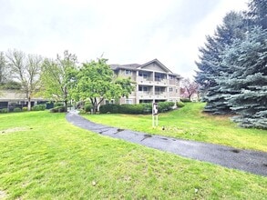 Building Photo - 639 N Riverpoint Blvd