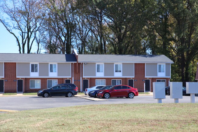 Foto del edificio - 512 Featherstone Ct