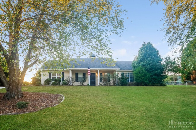Building Photo - 309 Cattlemans Cir