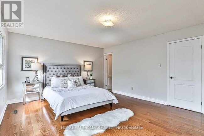 Building Photo - 115 Carnival Ct