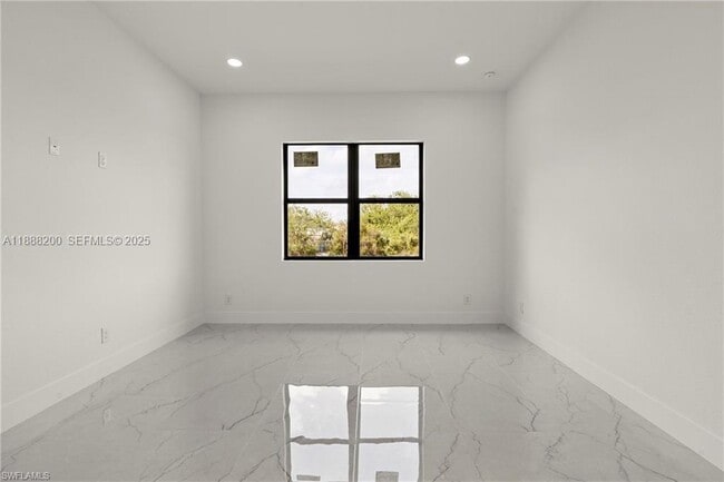 Building Photo - 853 Frederick Reid St E