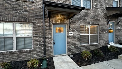 Building Photo - 1000 Henry Pl Blvd