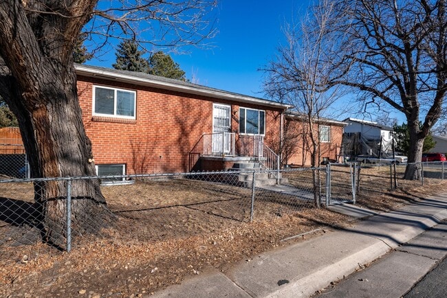 Building Photo - 8989 E 12th Ave