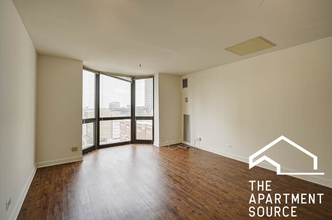 Foto del edificio - 1000 N La Salle Dr