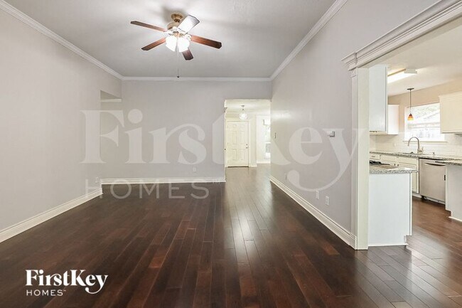 Building Photo - 6722 Woodland Oaks