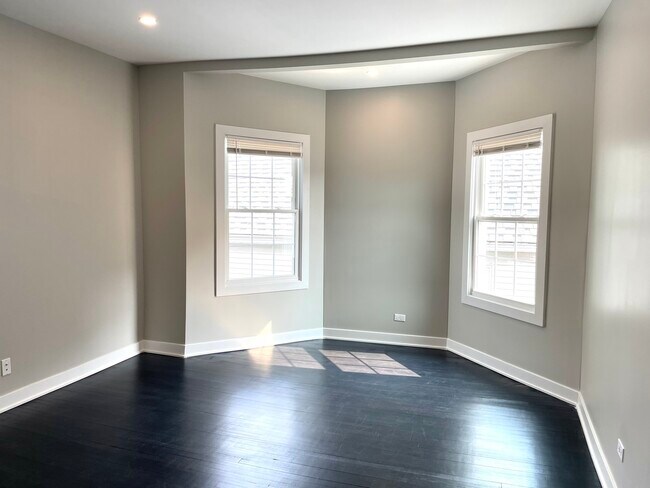 Foto del edificio - 3825 N Kimball Ave